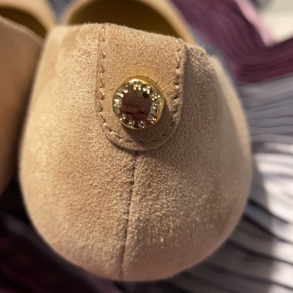 Michael Kors tan lady pumps/heels 9 1/2 - Picture 3 of 11